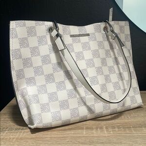 Stylish White and Gray Checkered Tote Bag